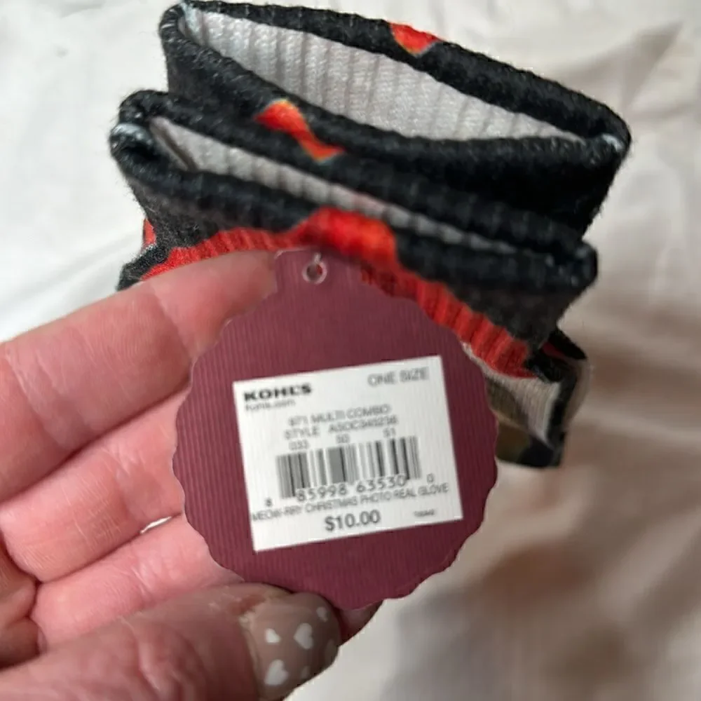 SO Santa Hat Cat Texting Gloves. New. One Size.